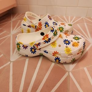 White Platform Crocs With Colorful Daisies Size 7